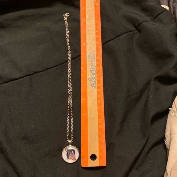 Detroit tigers necklace - Picture 3 of 5